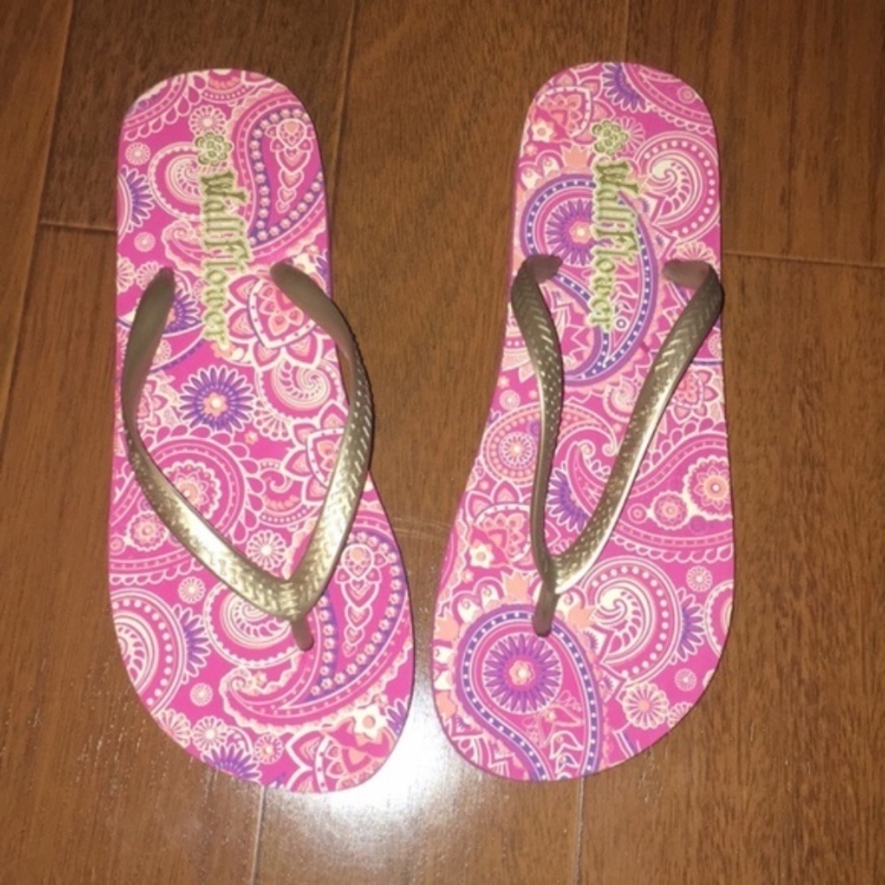 New Wallflower Flip Flops Size Small (5-6)